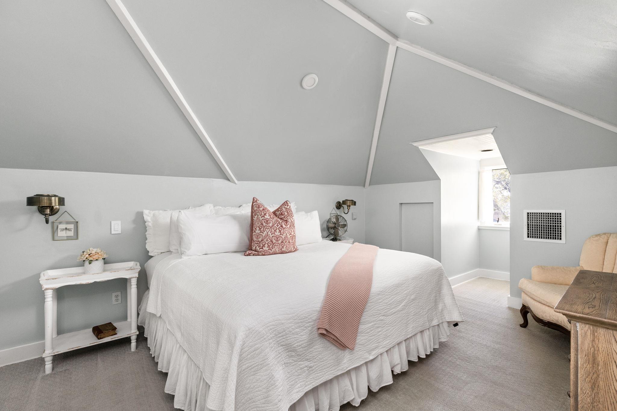 201 Ramona St, Smithville, TX 78957