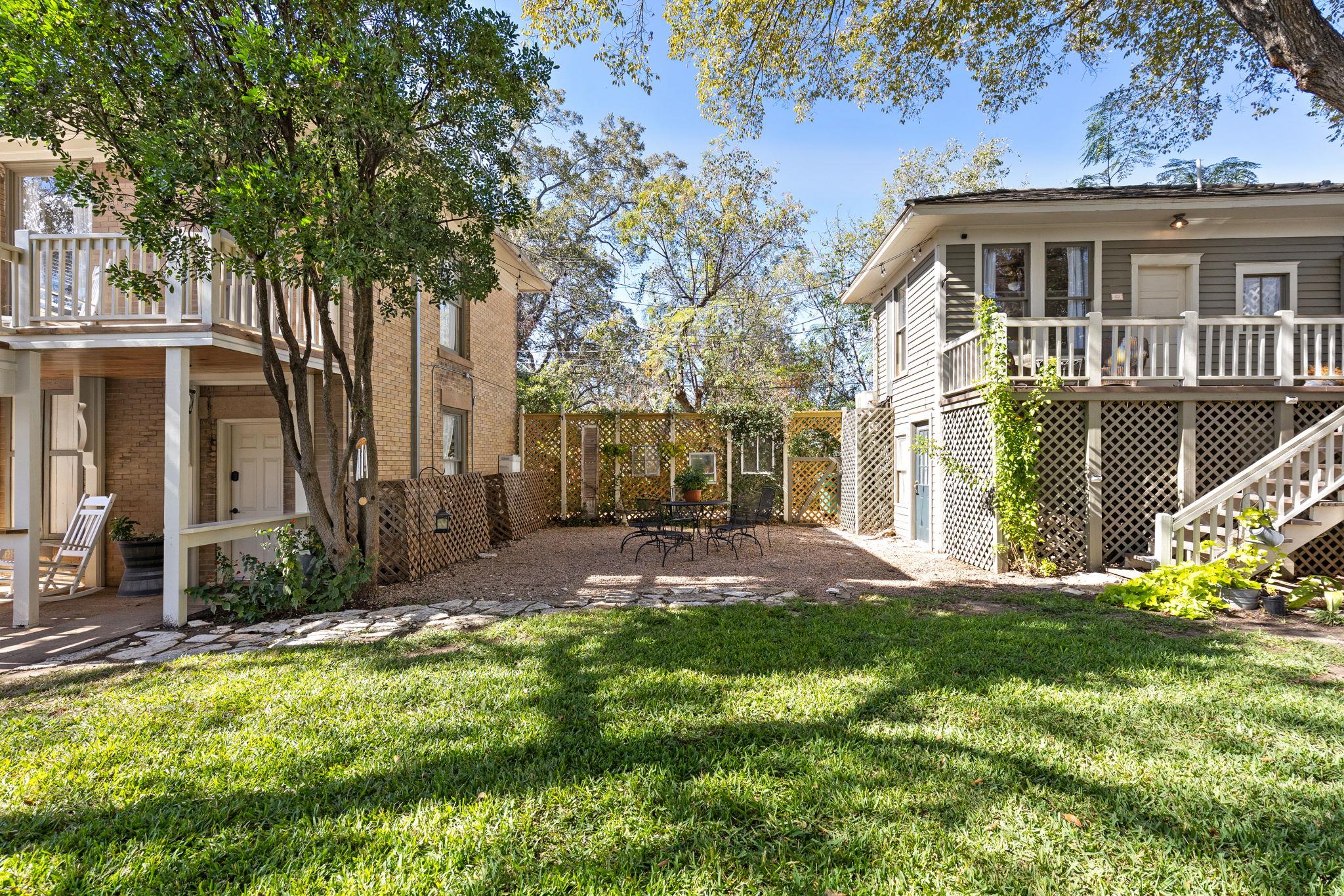 201 Ramona St, Smithville, TX 78957