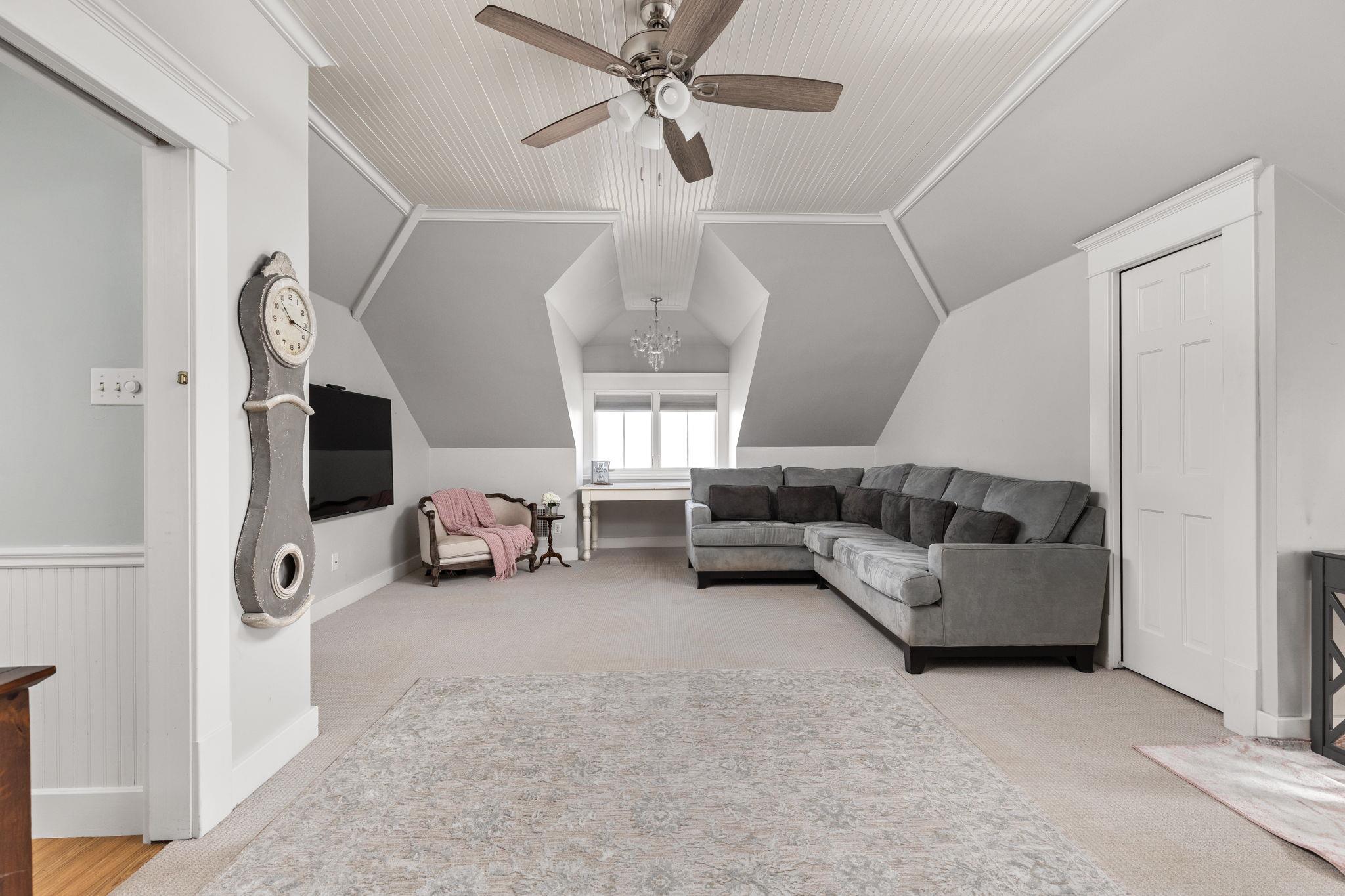 201 Ramona St, Smithville, TX 78957