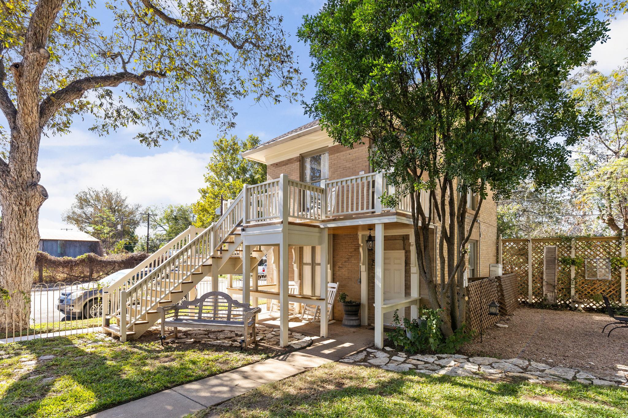 201 Ramona St, Smithville, TX 78957