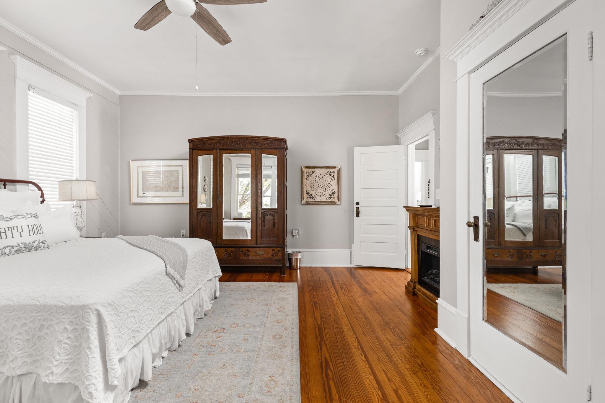 201 Ramona St, Smithville, TX 78957