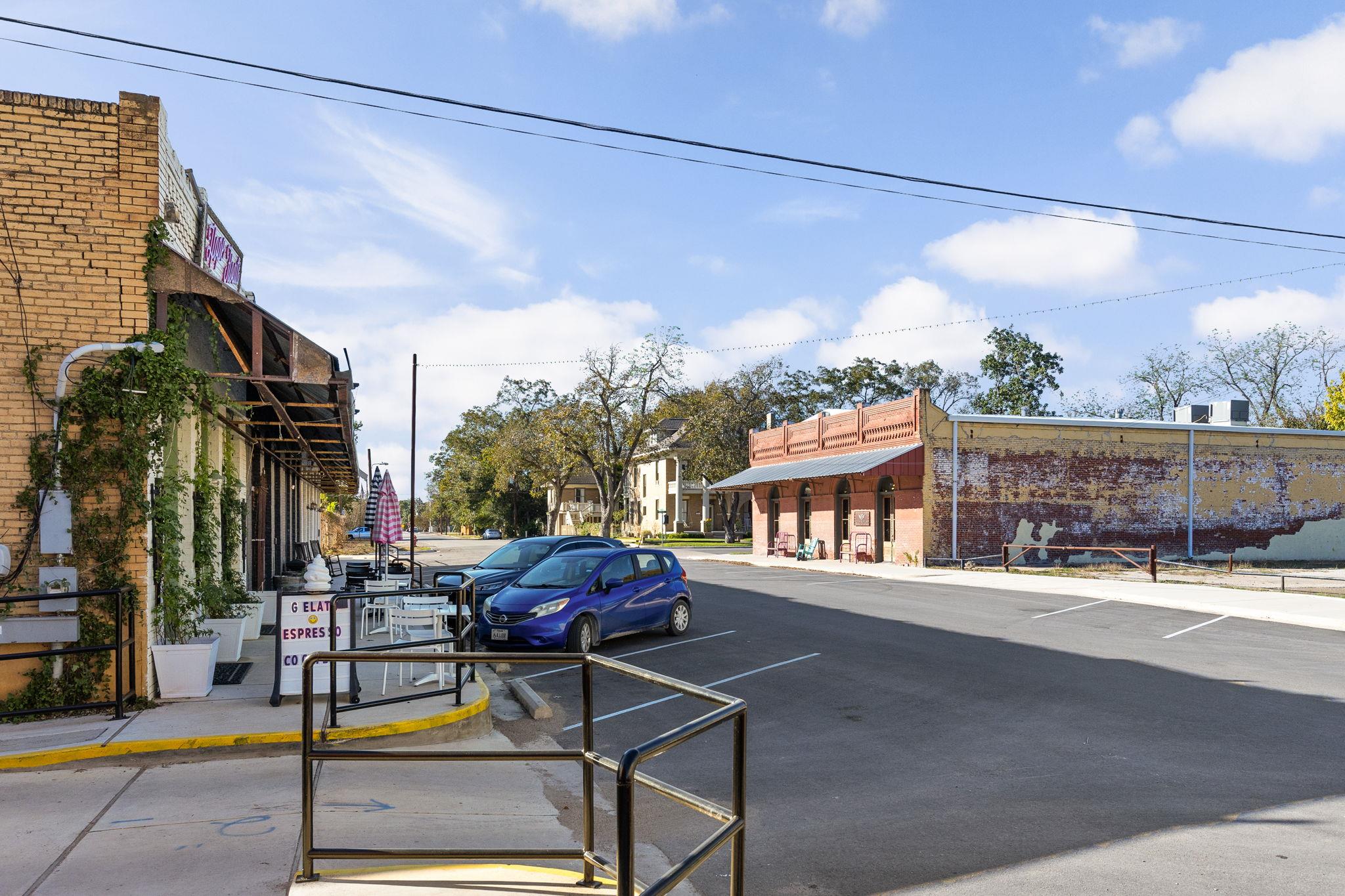 201 Ramona St, Smithville, TX 78957