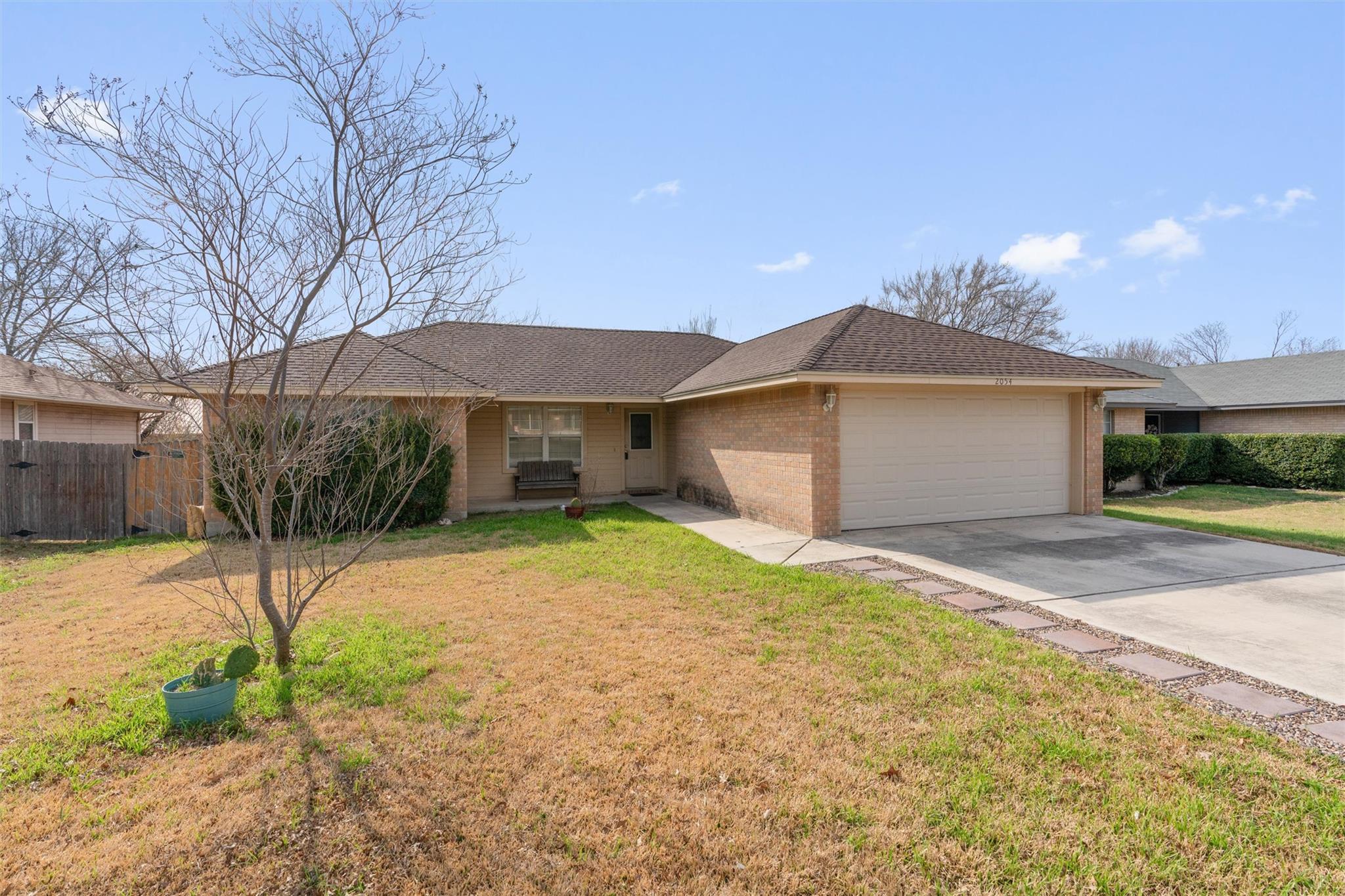 2054 Bentwood Dr, New Braunfels, TX 78130
