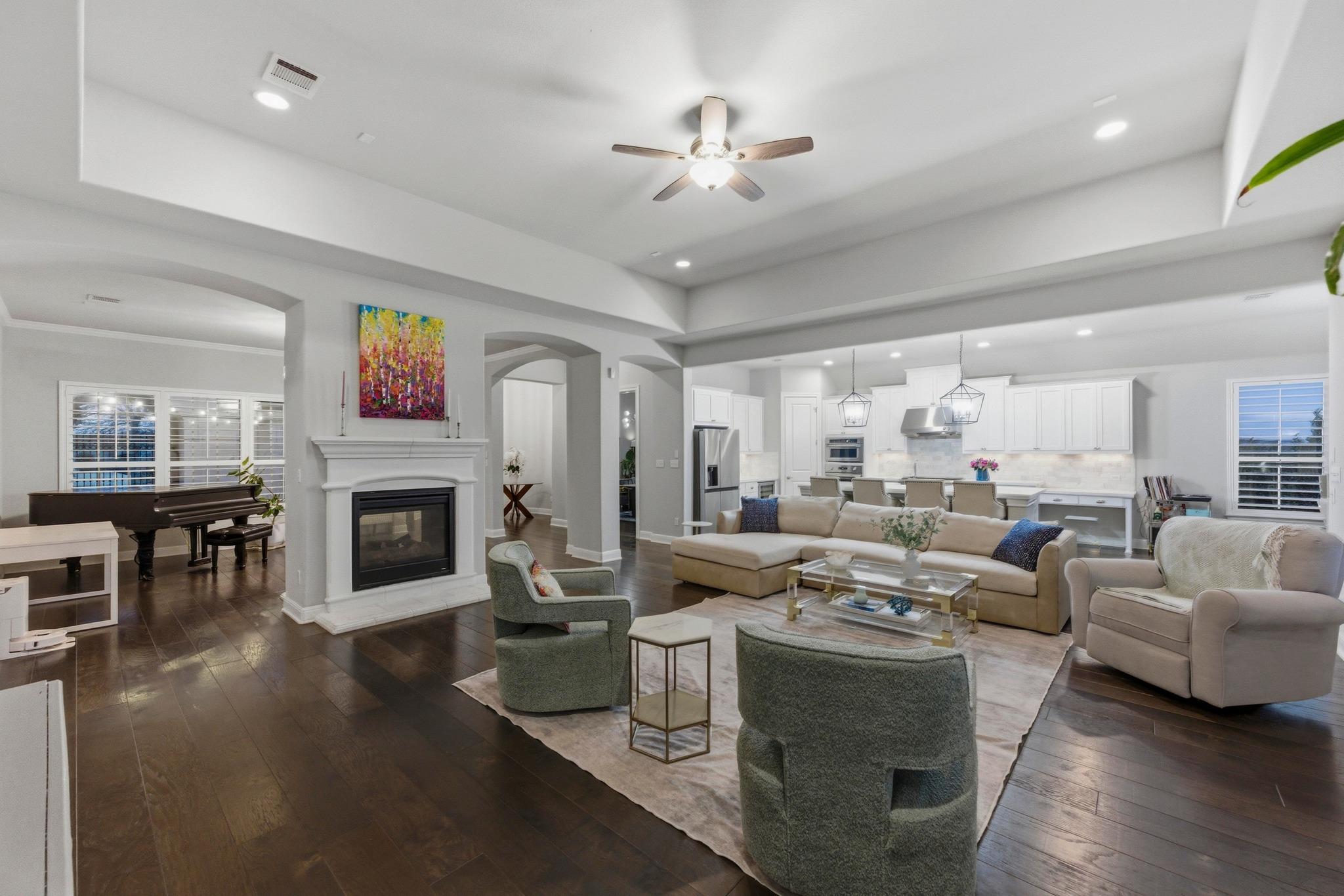 377 Jacksdaw Dr, Austin, TX 78737