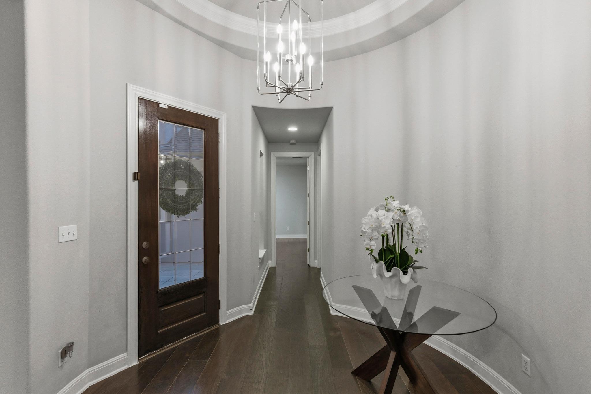 377 Jacksdaw Dr, Austin, TX 78737