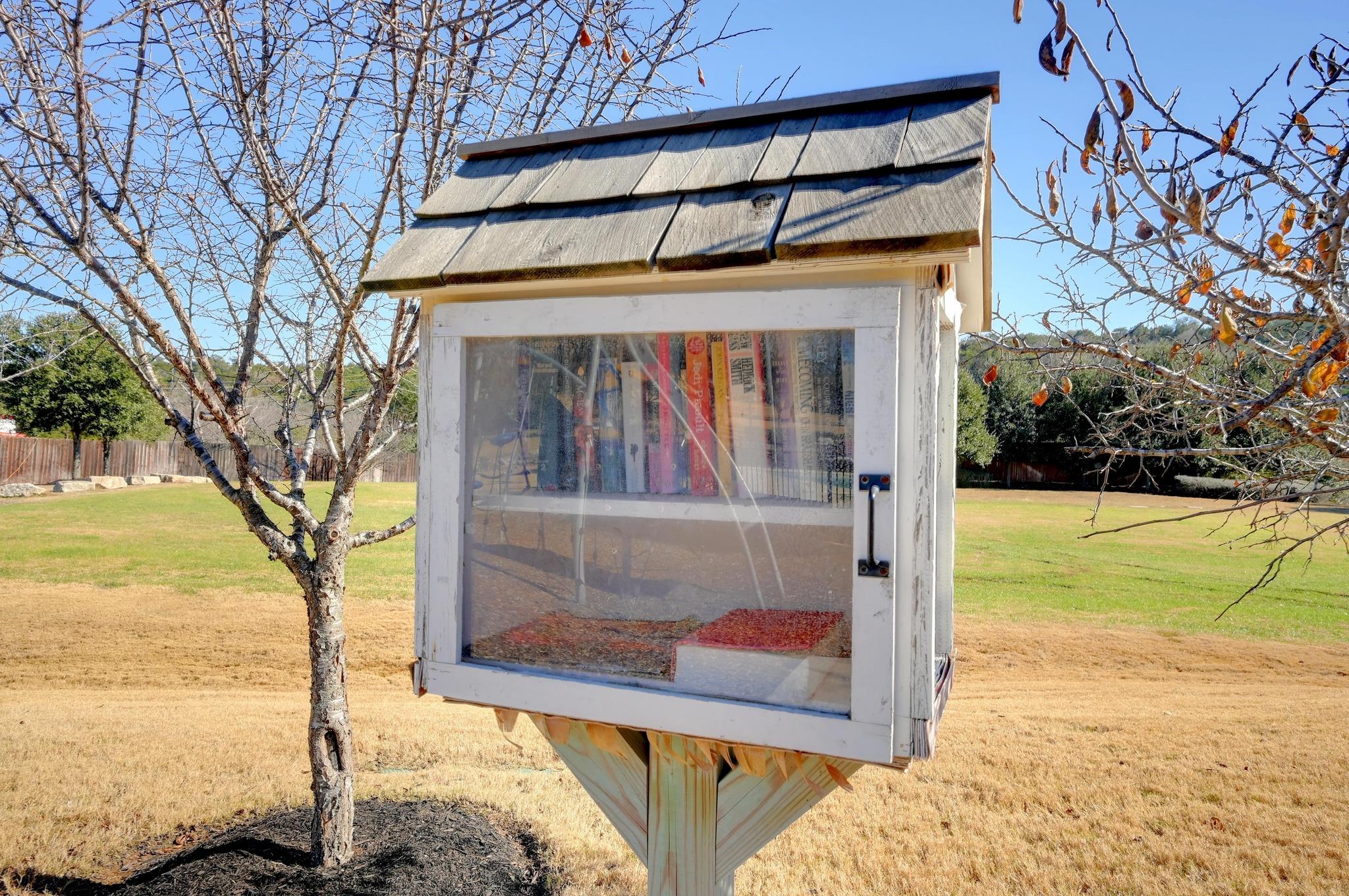 377 Jacksdaw Dr, Austin, TX 78737