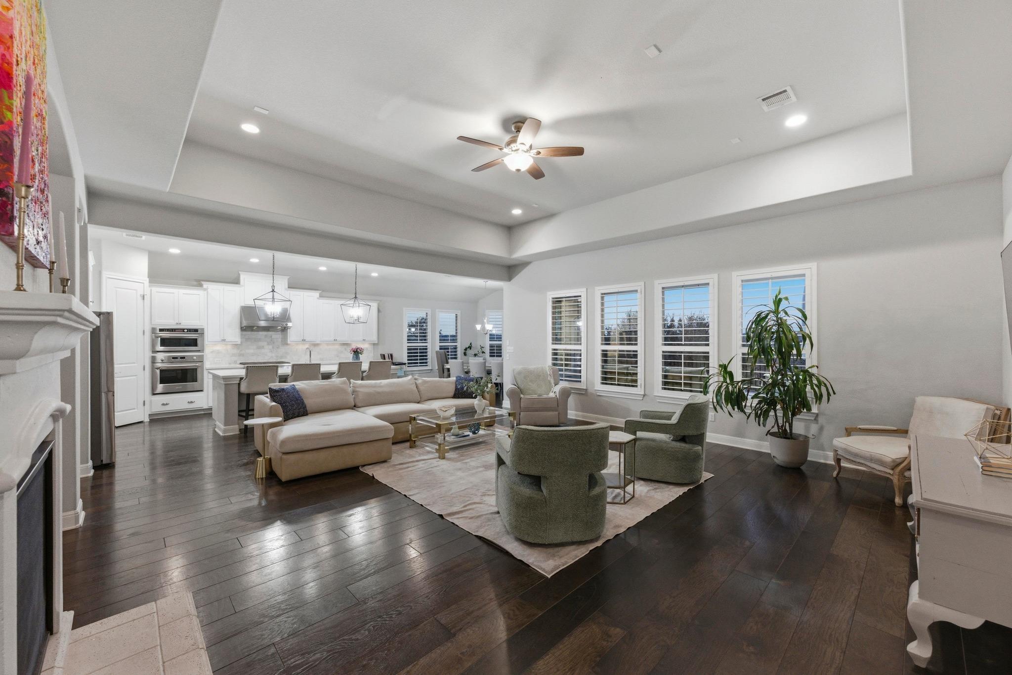 377 Jacksdaw Dr, Austin, TX 78737