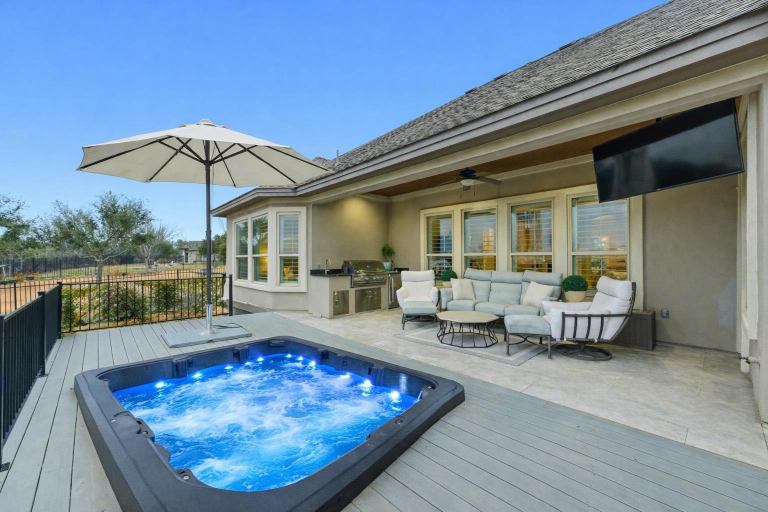 377 Jacksdaw Dr, Austin, TX 78737