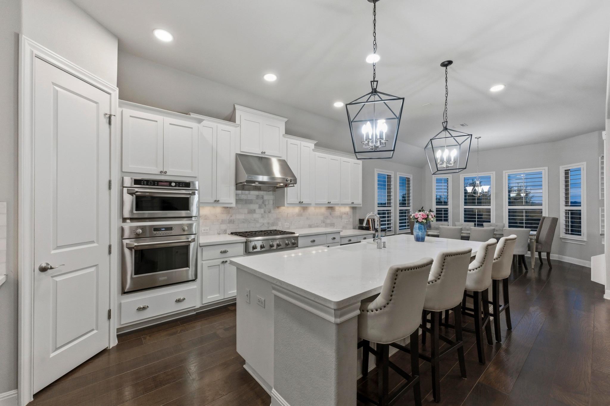 377 Jacksdaw Dr, Austin, TX 78737