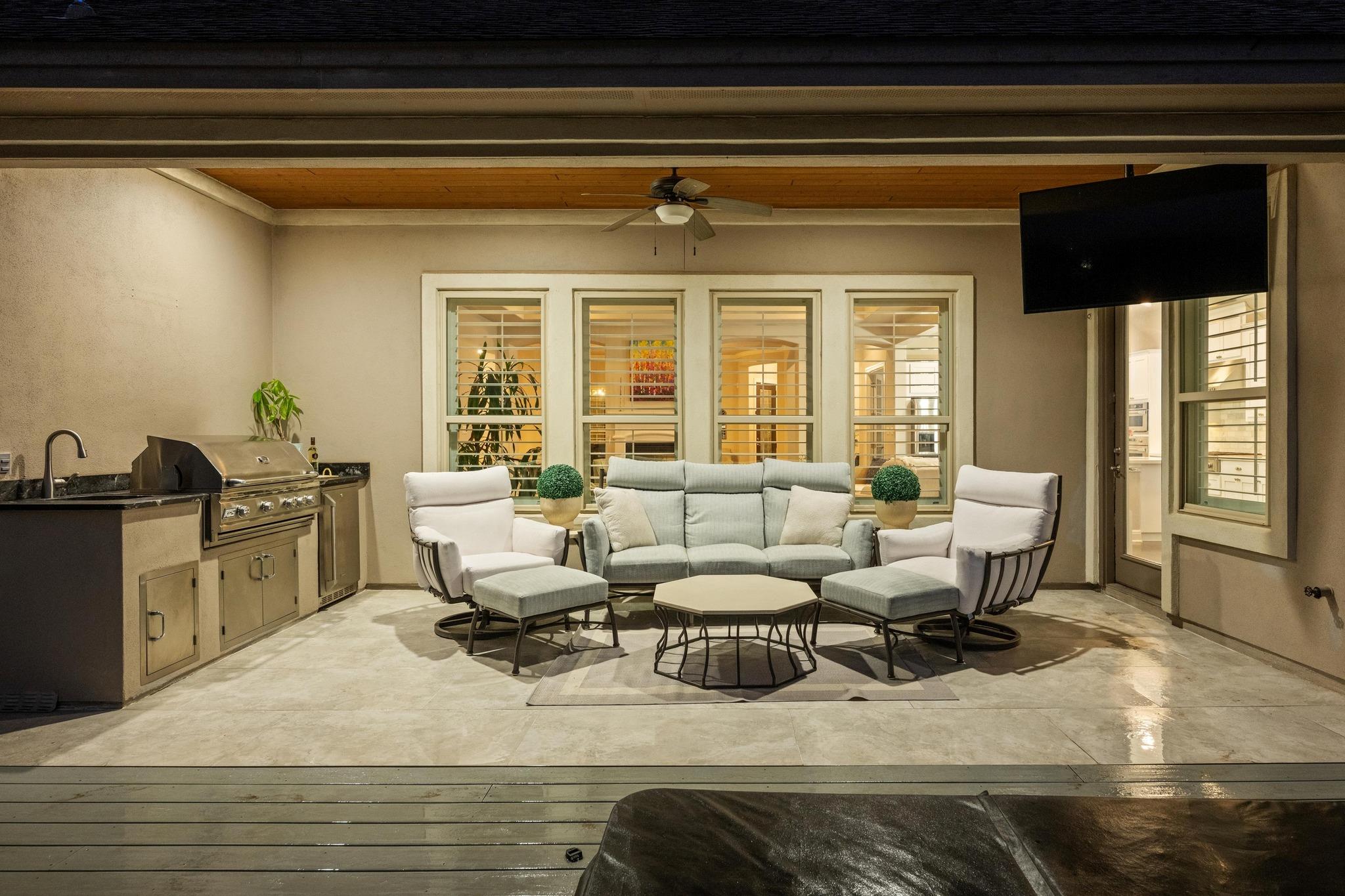 377 Jacksdaw Dr, Austin, TX 78737