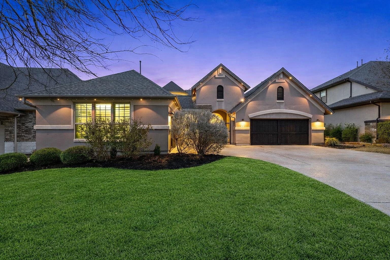 377 Jacksdaw Dr, Austin, TX 78737