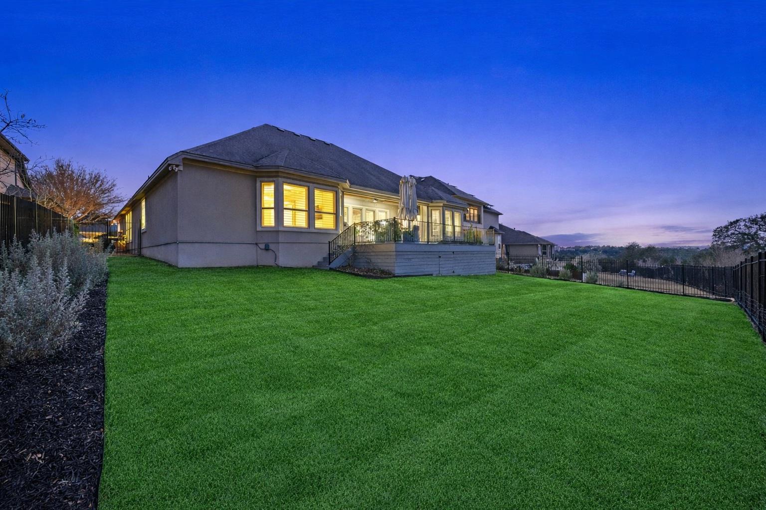 377 Jacksdaw Dr, Austin, TX 78737