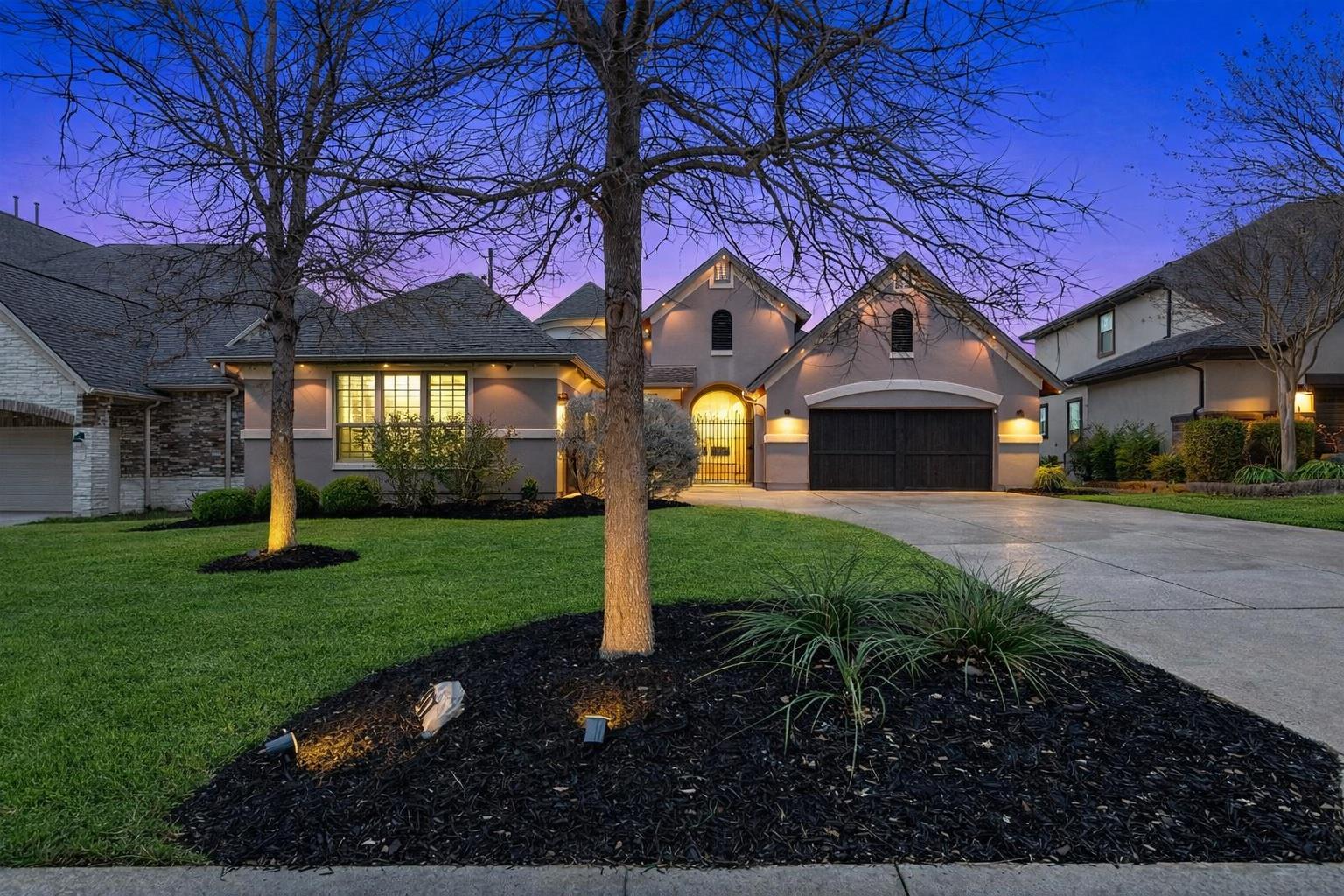 377 Jacksdaw Dr, Austin, TX 78737