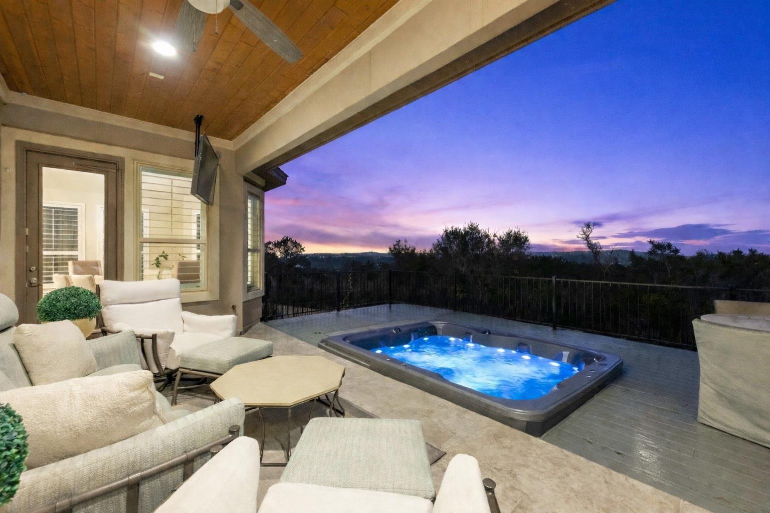 377 Jacksdaw Dr, Austin, TX 78737