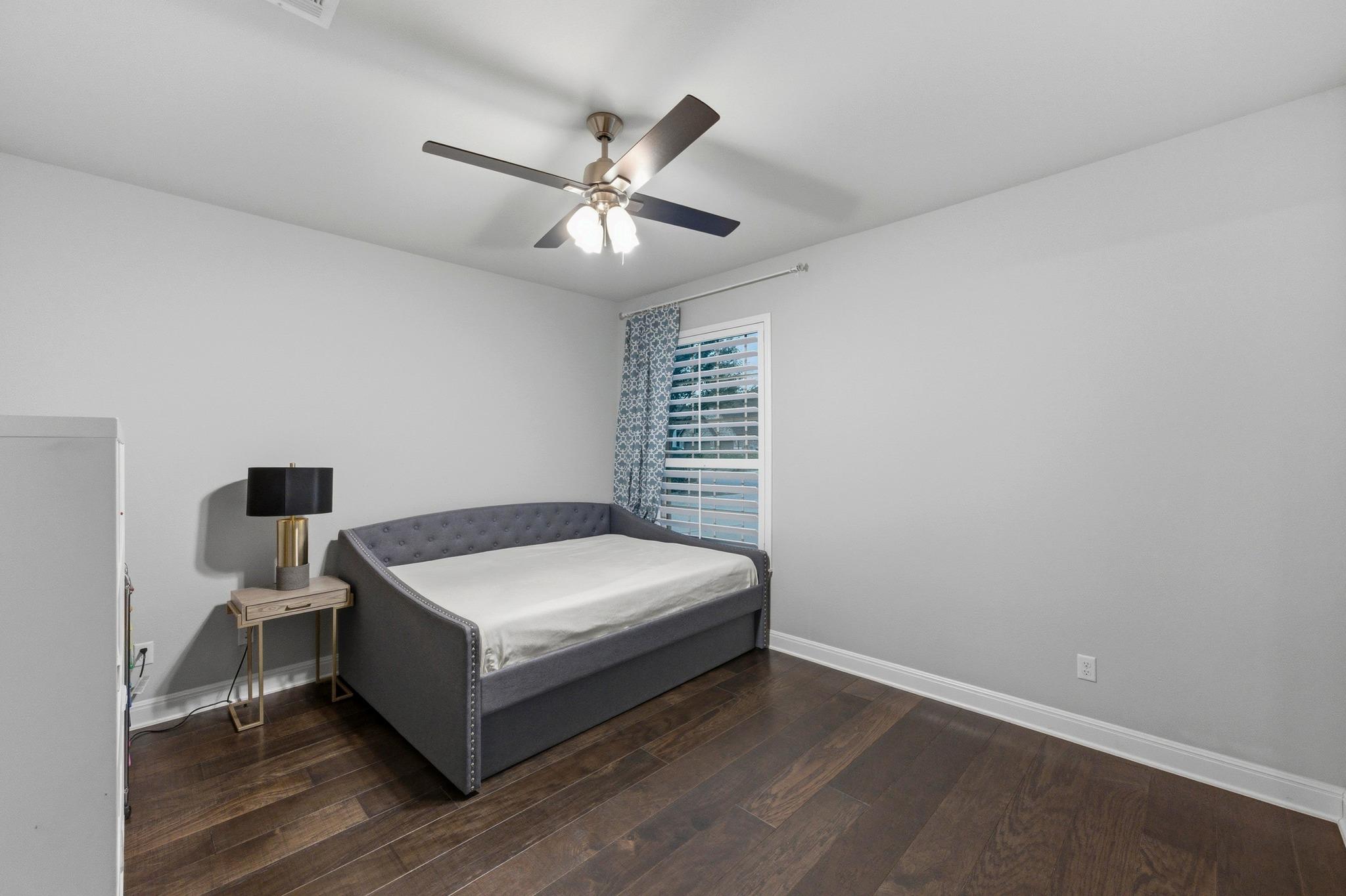 377 Jacksdaw Dr, Austin, TX 78737