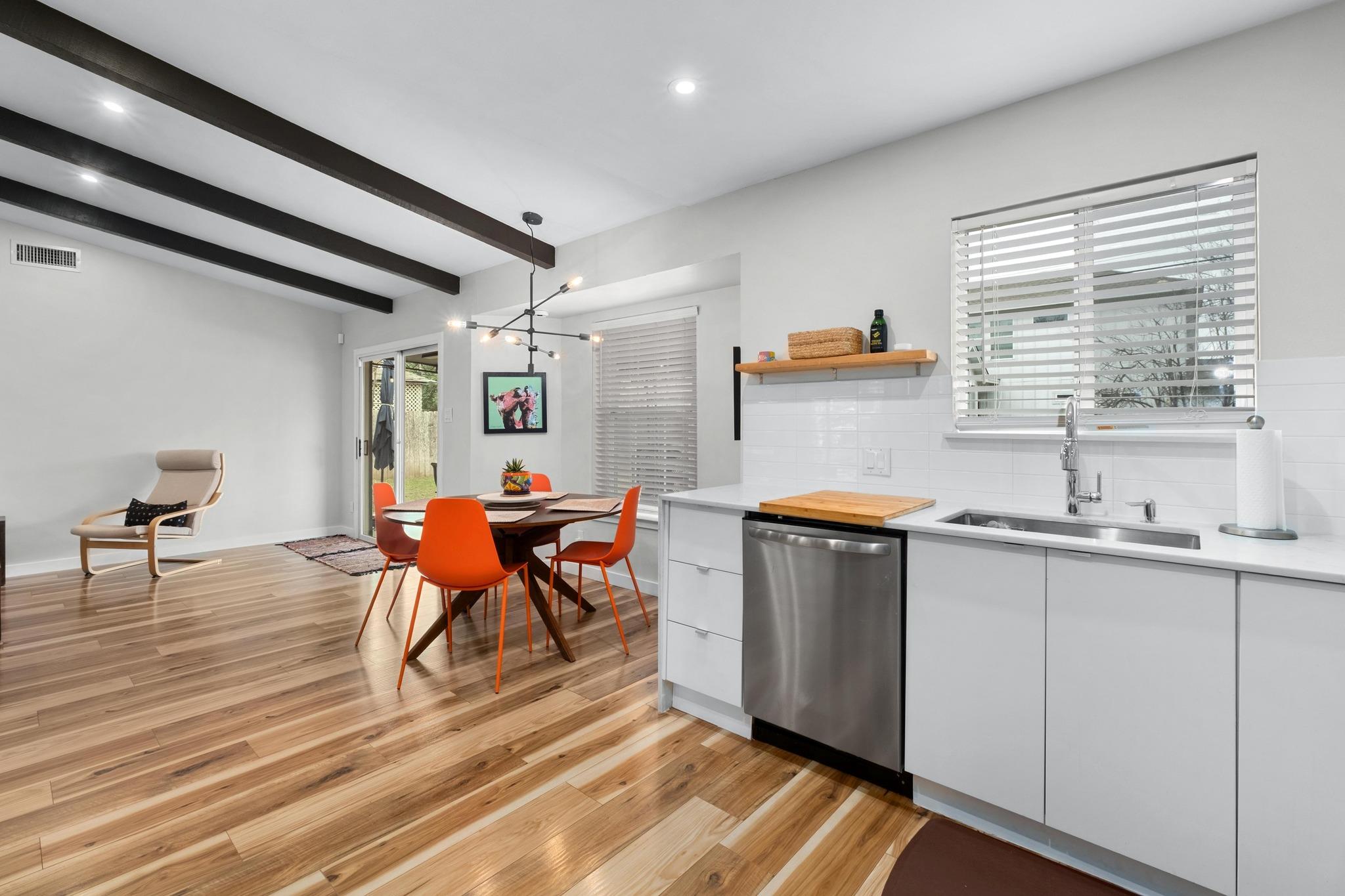 5203 Stone Gate Dr, Austin, TX 78721