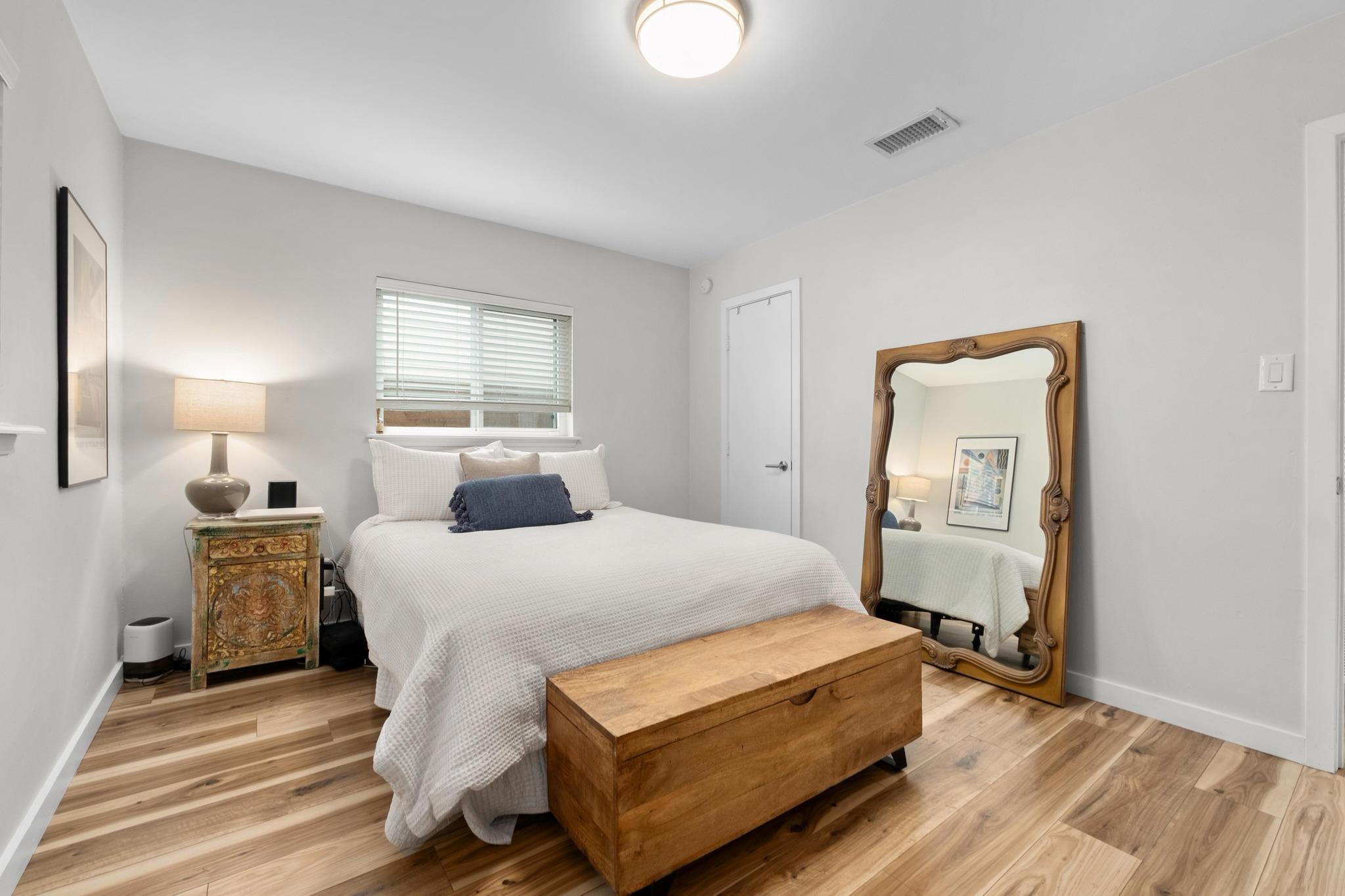 5203 Stone Gate Dr, Austin, TX 78721