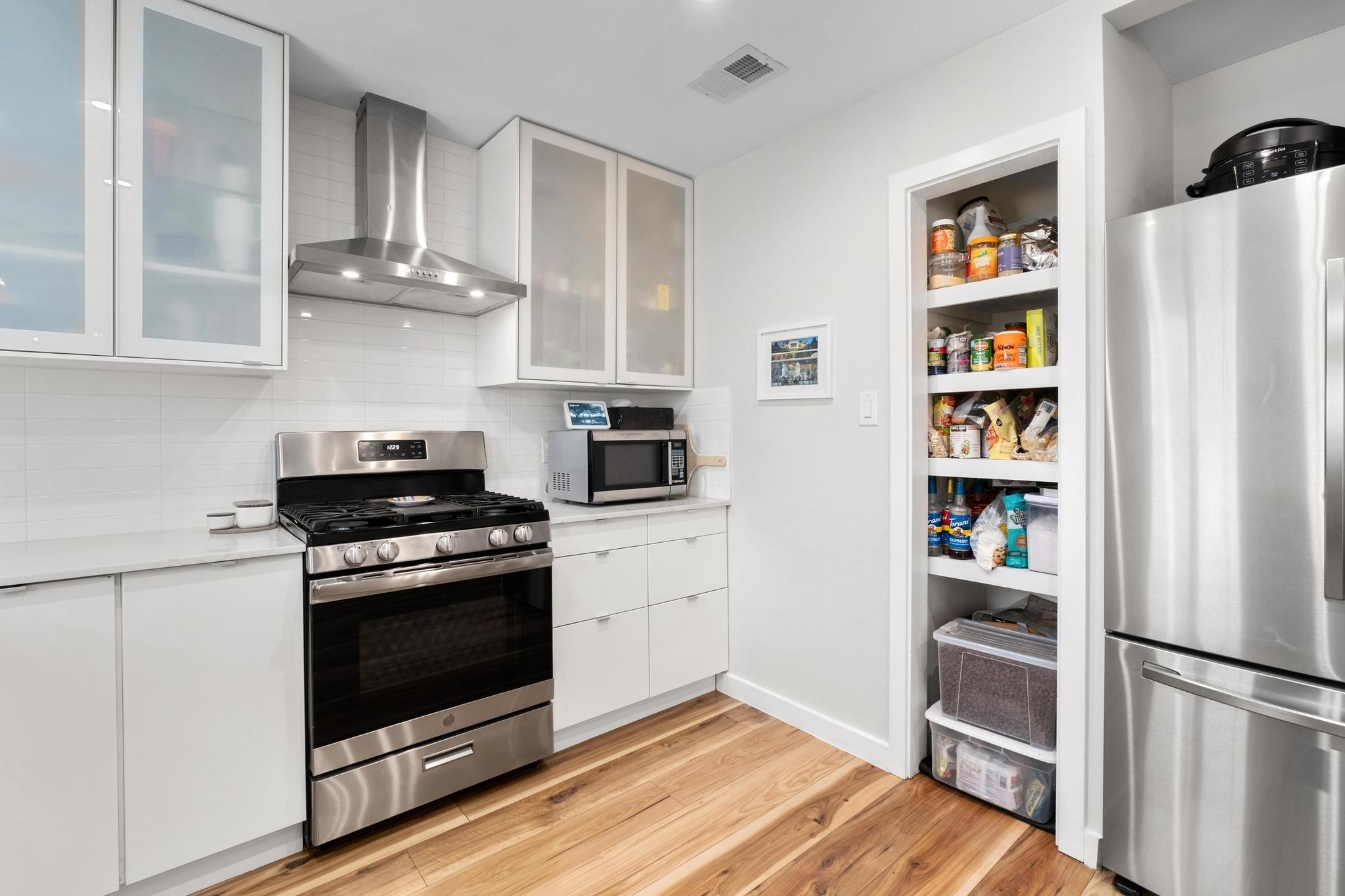 5203 Stone Gate Dr, Austin, TX 78721