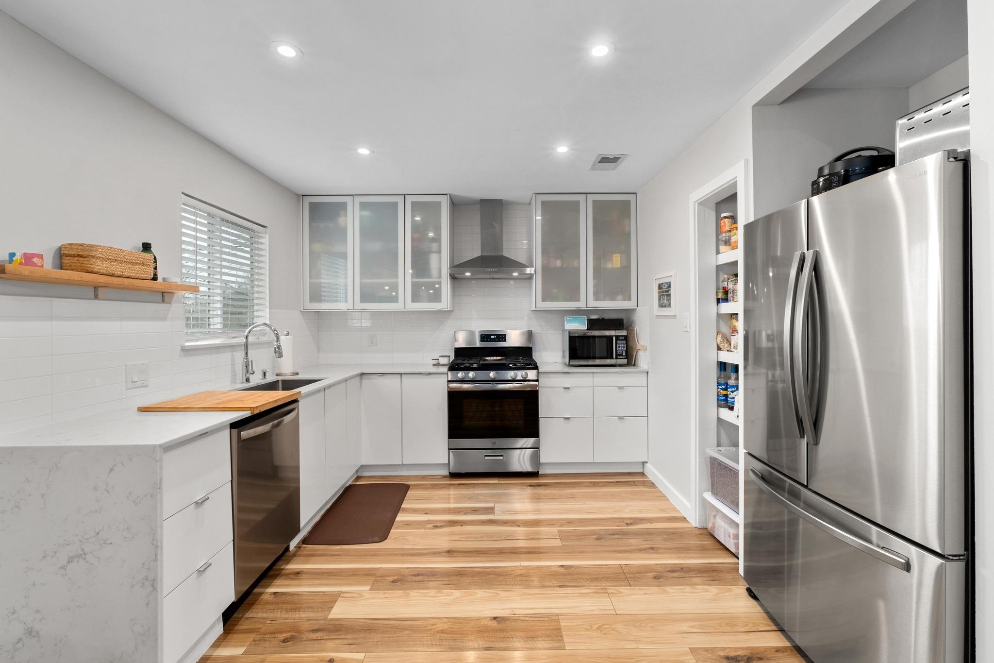 5203 Stone Gate Dr, Austin, TX 78721