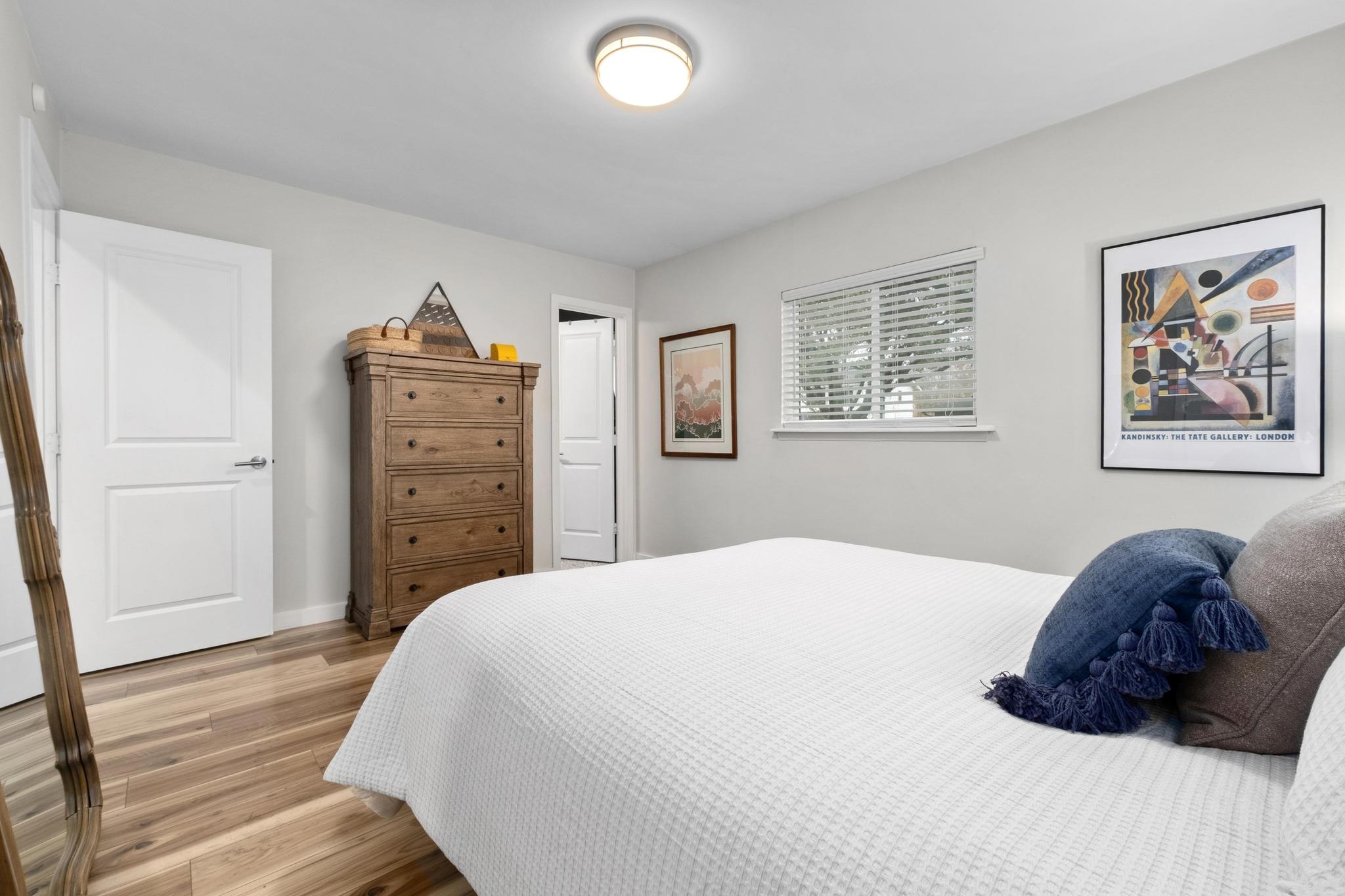 5203 Stone Gate Dr, Austin, TX 78721