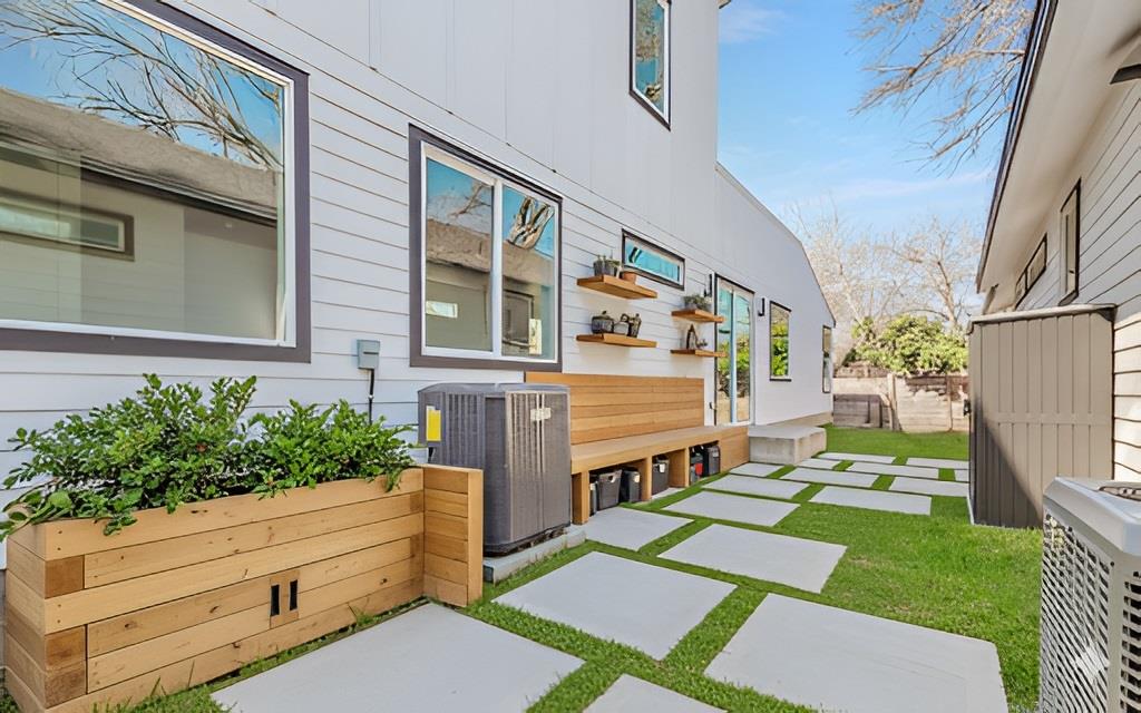 1130 Spur St # A, Austin, TX 78721