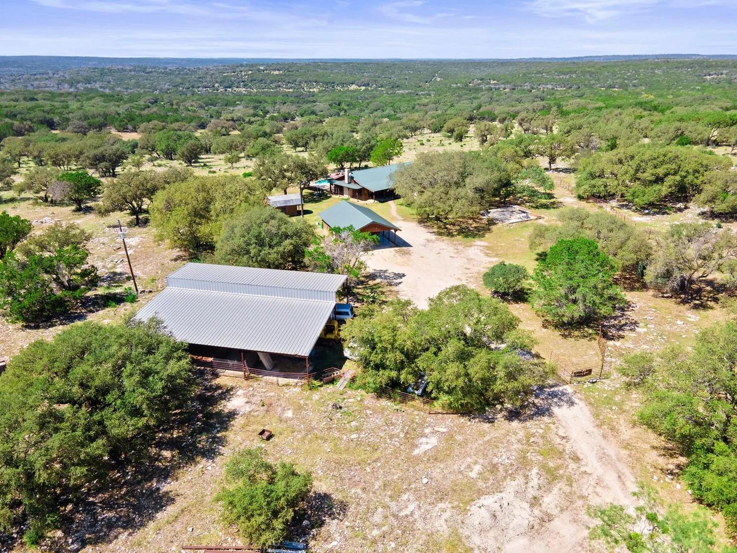 2102 Private Road 1377, Lampasas, TX 76550