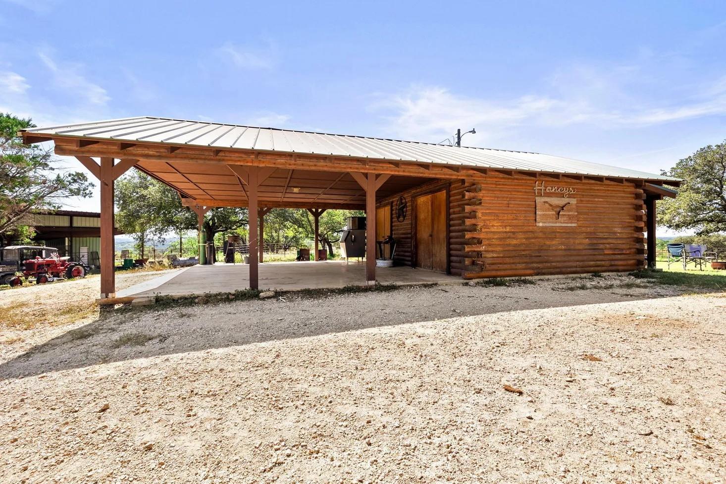 2102 Private Road 1377, Lampasas, TX 76550