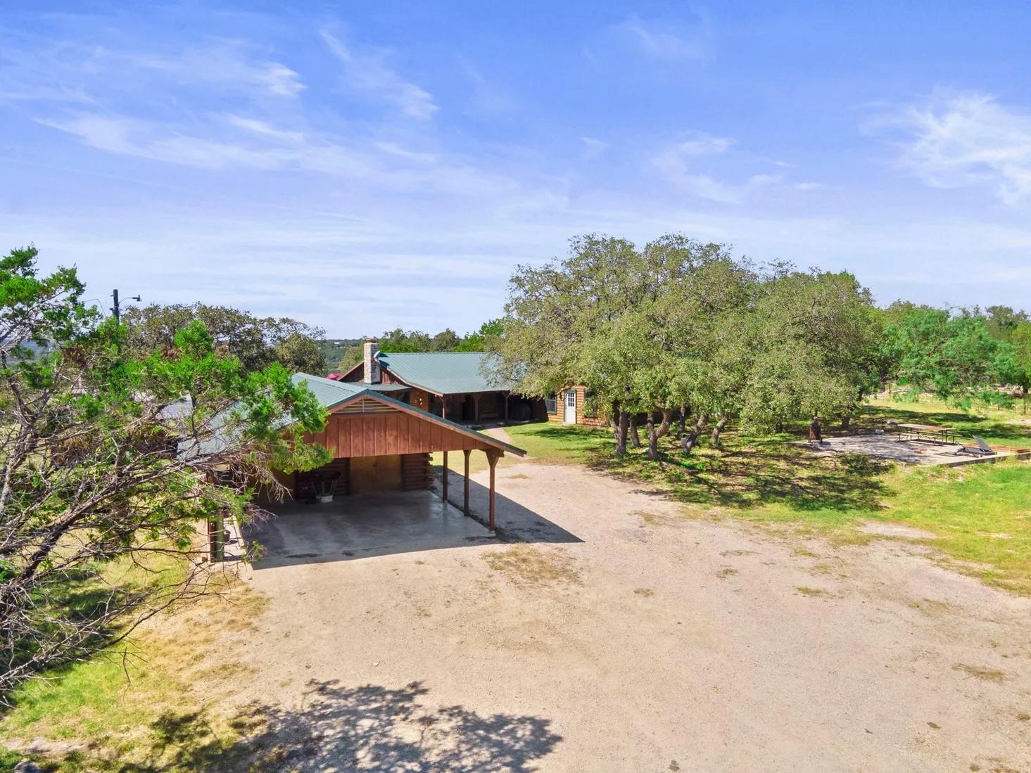 2102 Private Road 1377, Lampasas, TX 76550