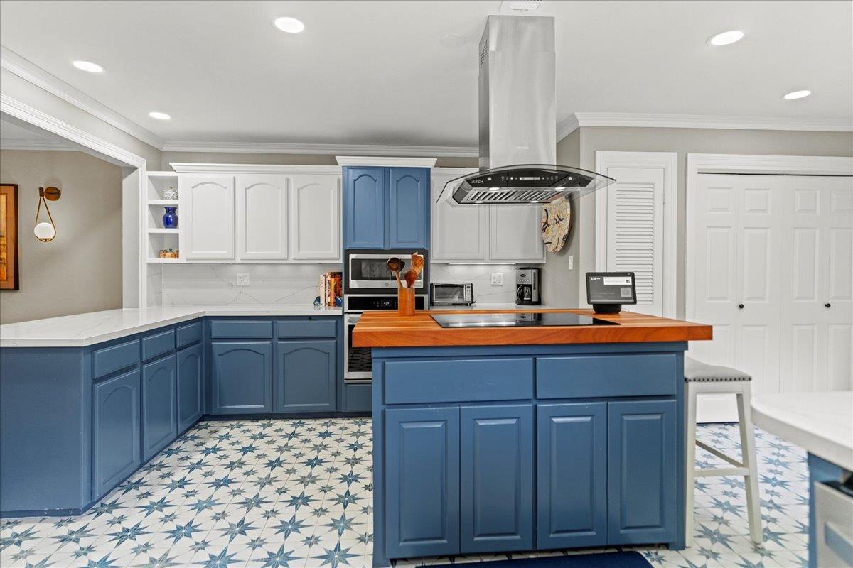 10920 Crown Colony Dr # C, Austin, TX 78747