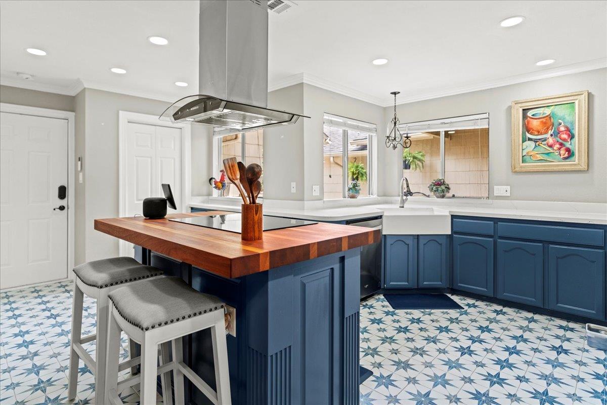 10920 Crown Colony Dr # C, Austin, TX 78747