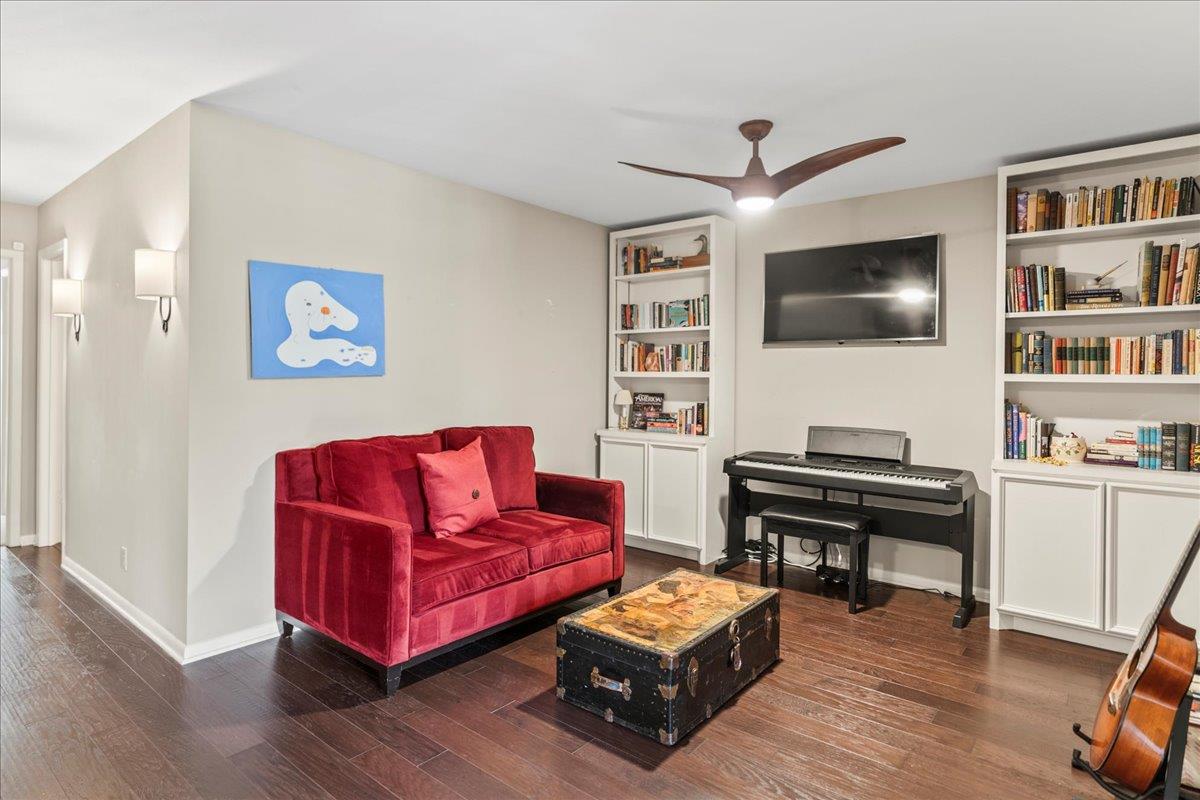 10920 Crown Colony Dr # C, Austin, TX 78747