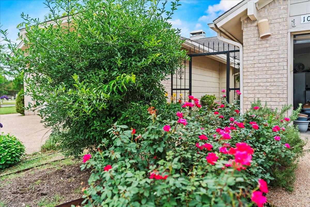 10920 Crown Colony Dr # C, Austin, TX 78747