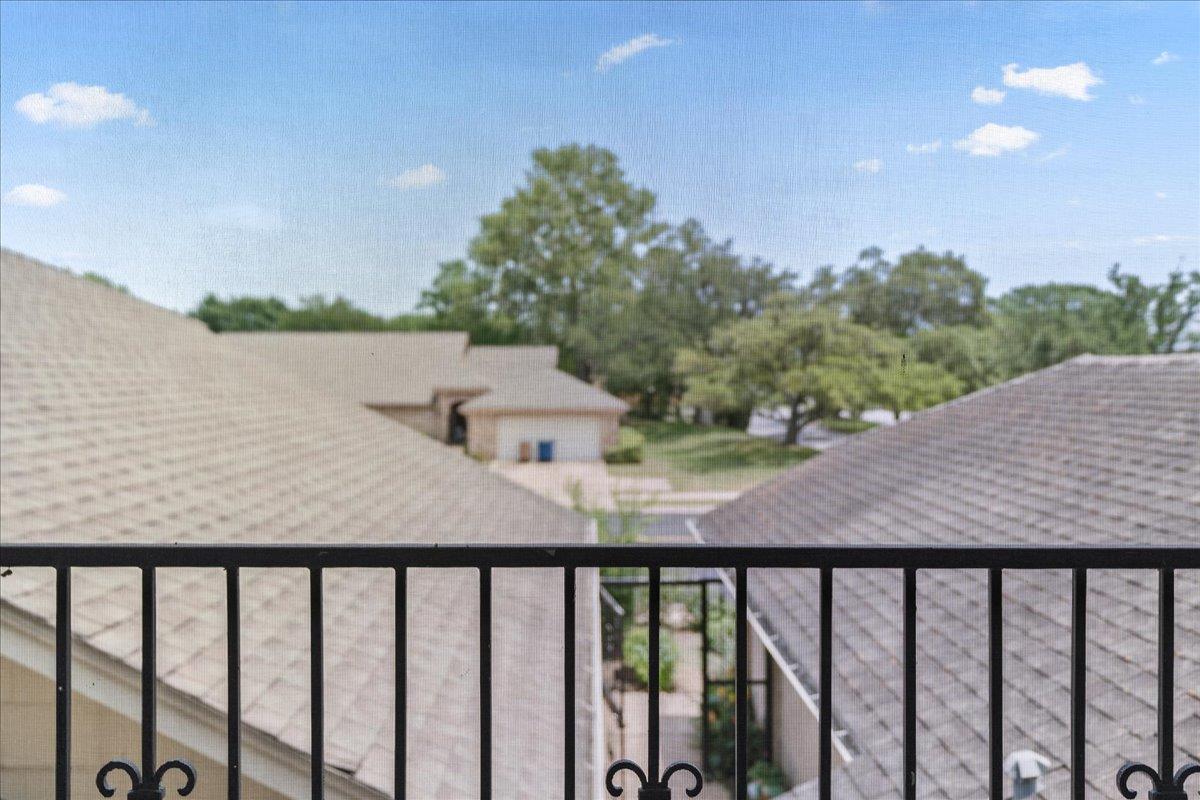 10920 Crown Colony Dr # C, Austin, TX 78747