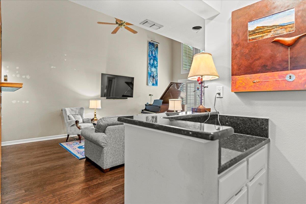 10920 Crown Colony Dr # C, Austin, TX 78747