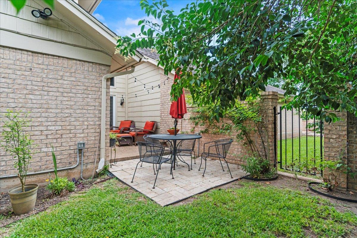 10920 Crown Colony Dr # C, Austin, TX 78747