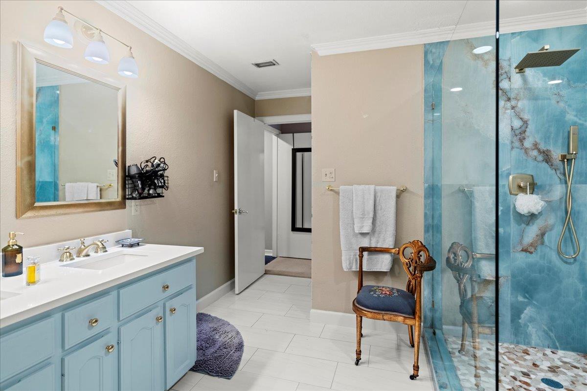 10920 Crown Colony Dr # C, Austin, TX 78747