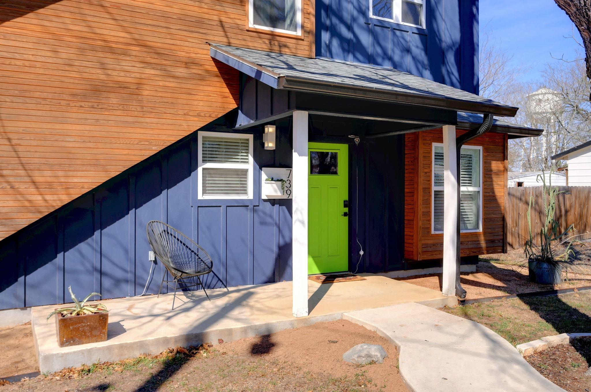 739 Pear St, Lockhart, TX 78644