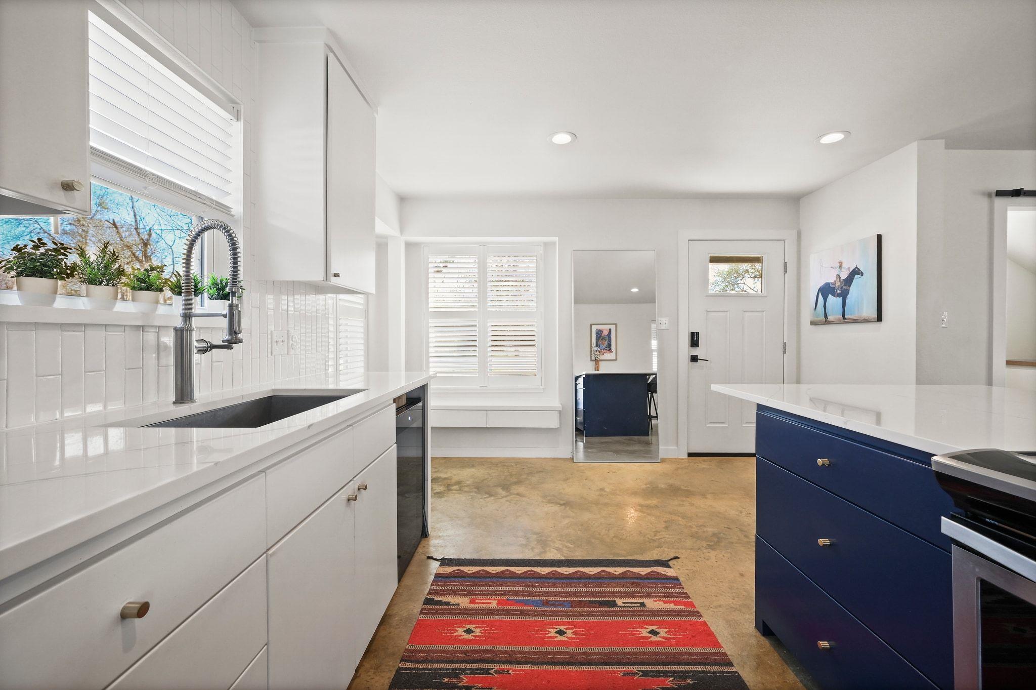 739 Pear St, Lockhart, TX 78644