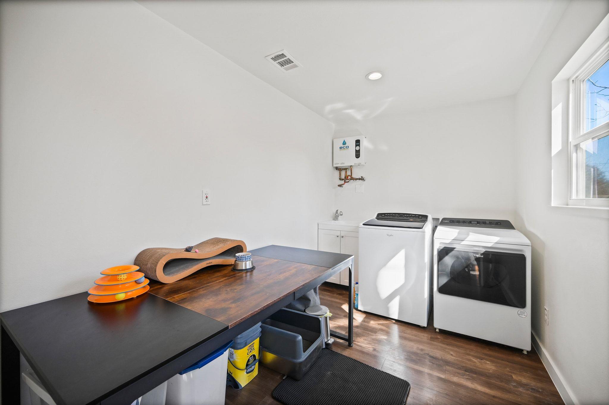 739 Pear St, Lockhart, TX 78644