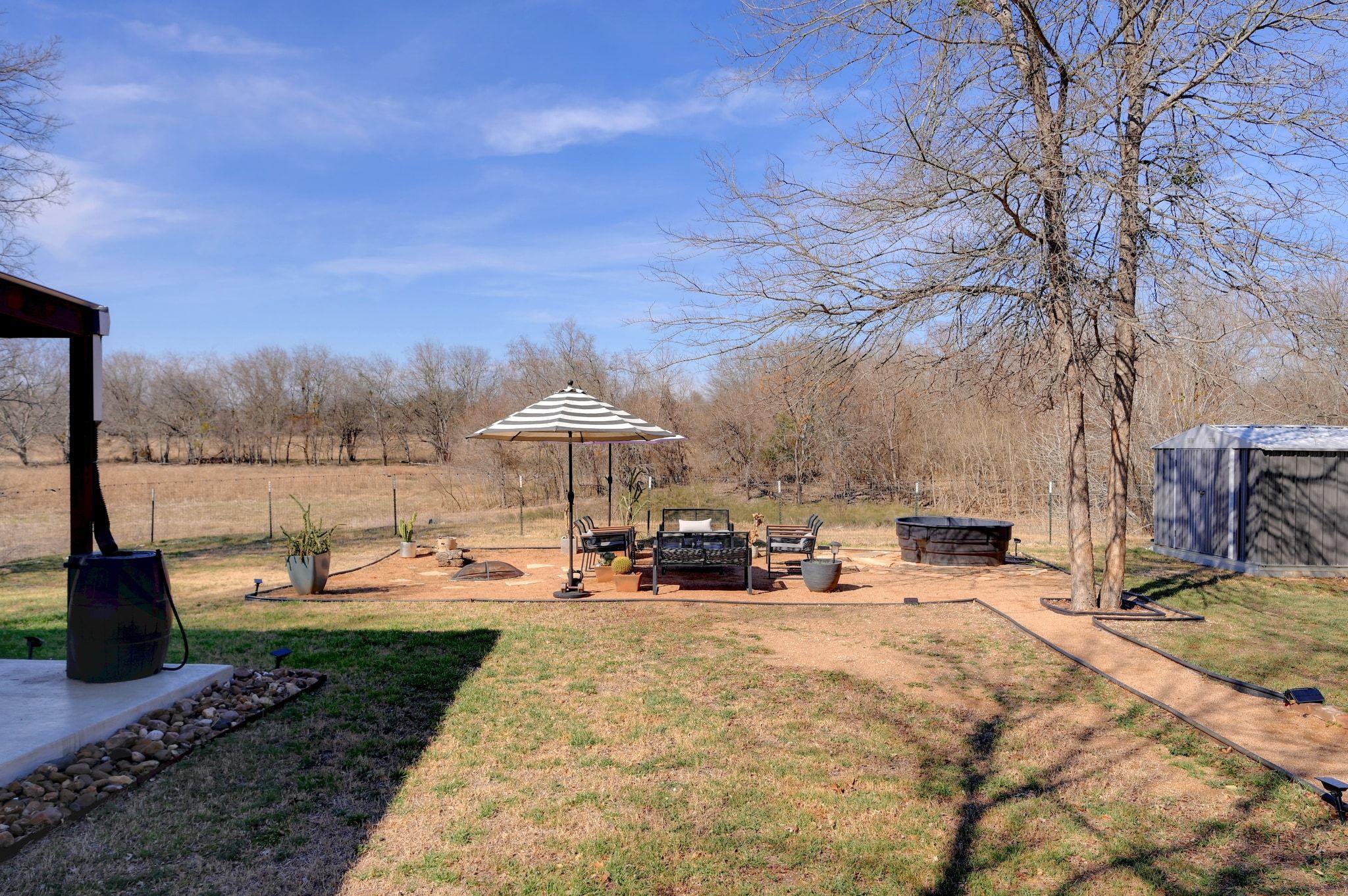 739 Pear St, Lockhart, TX 78644