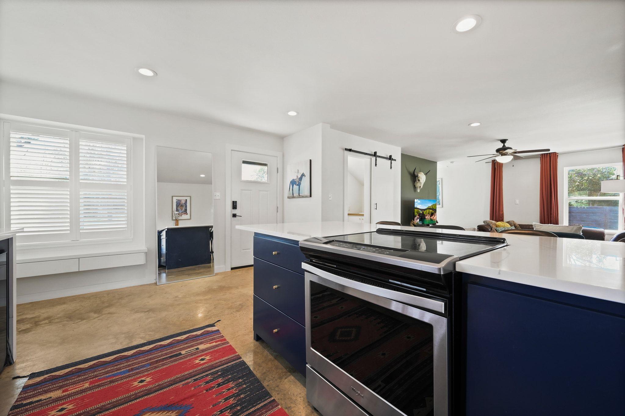 739 Pear St, Lockhart, TX 78644