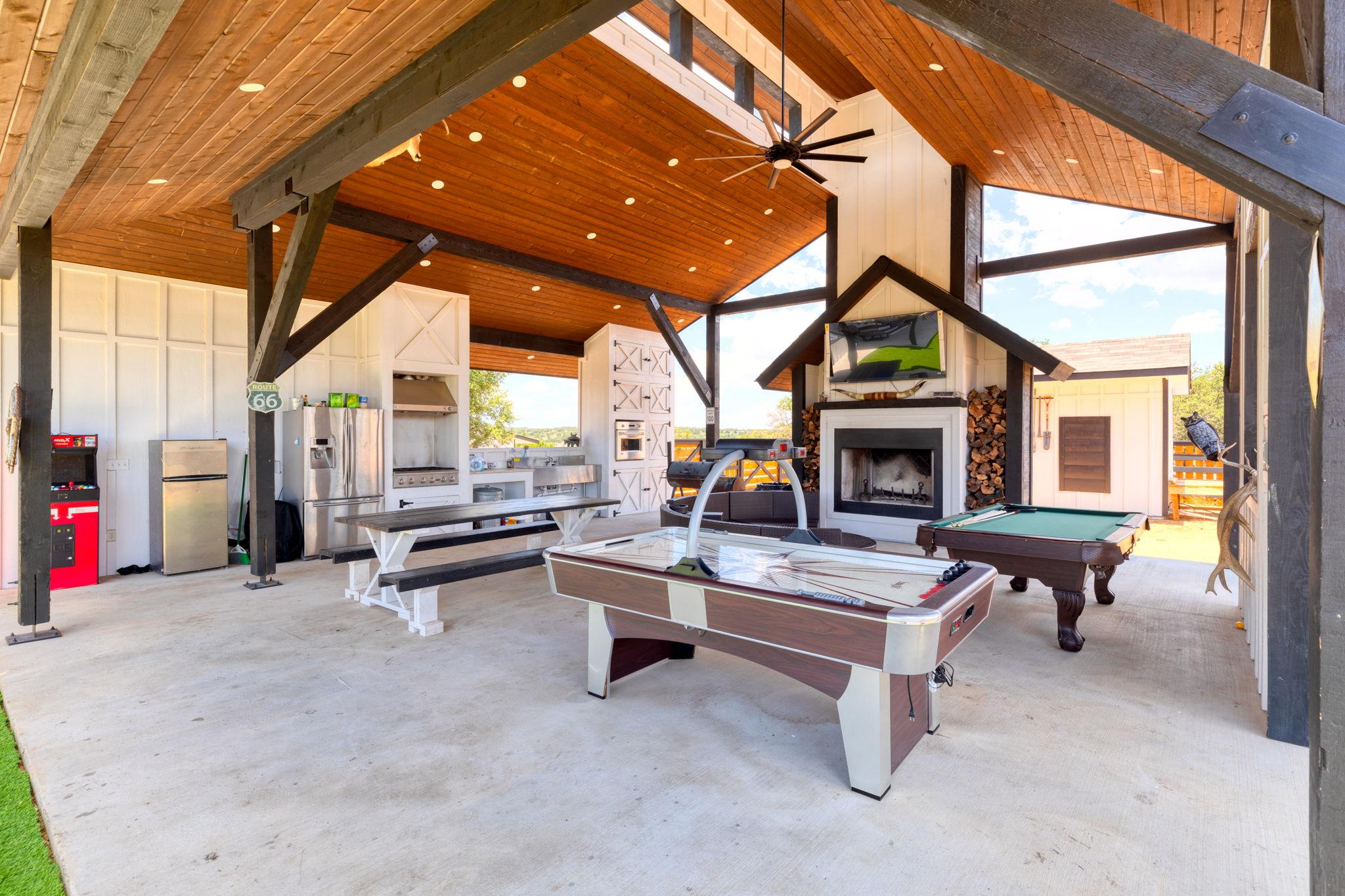 1534 Pasture Springs Rd, Harper, TX 78631