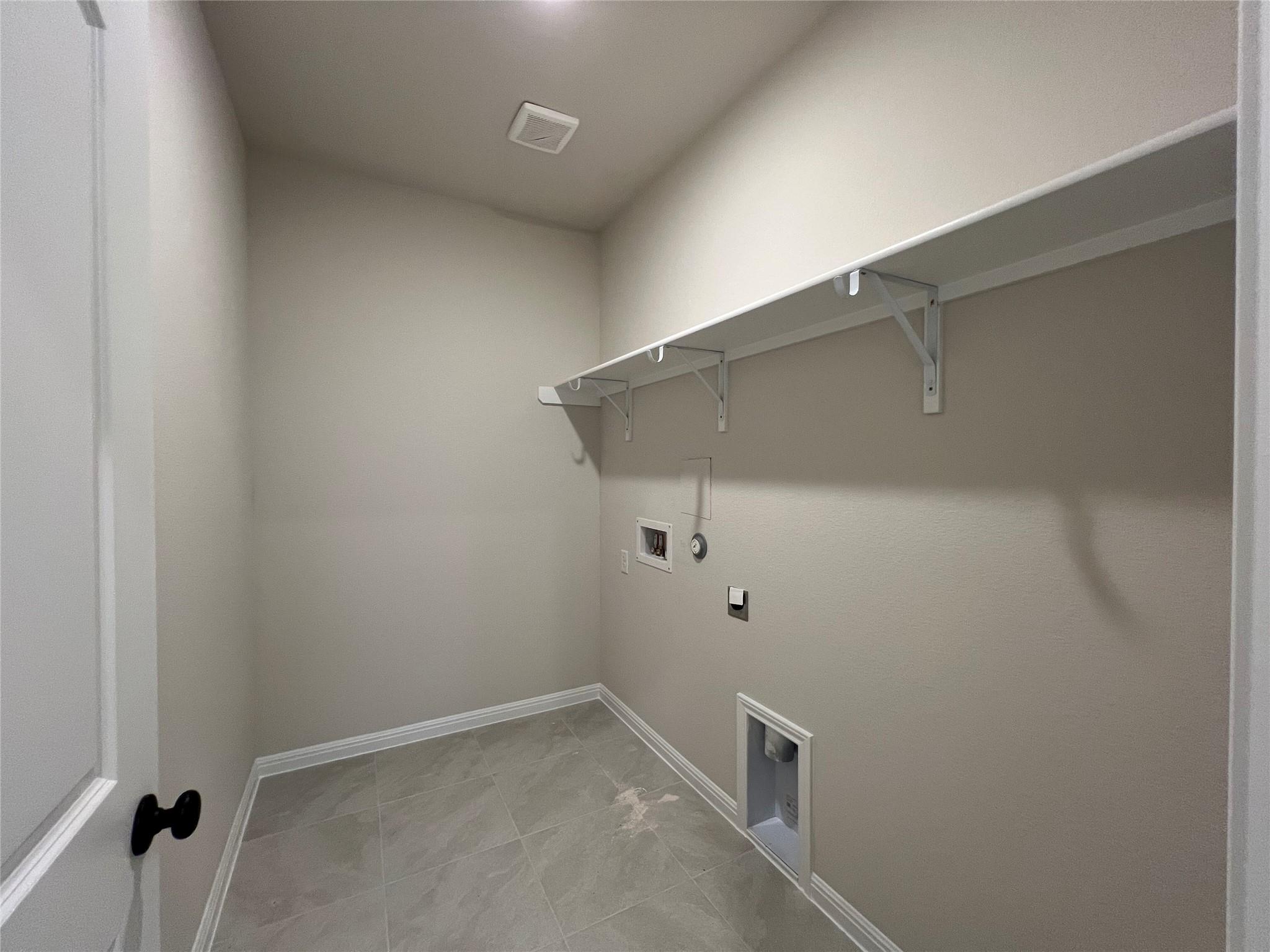 329 Willow Heights Dr, Hutto, TX 78634