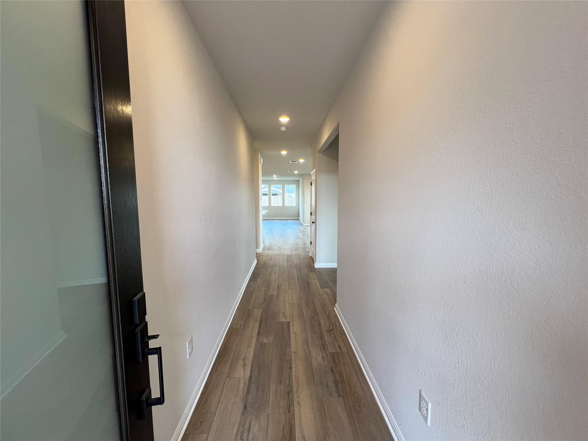 329 Willow Heights Dr, Hutto, TX 78634