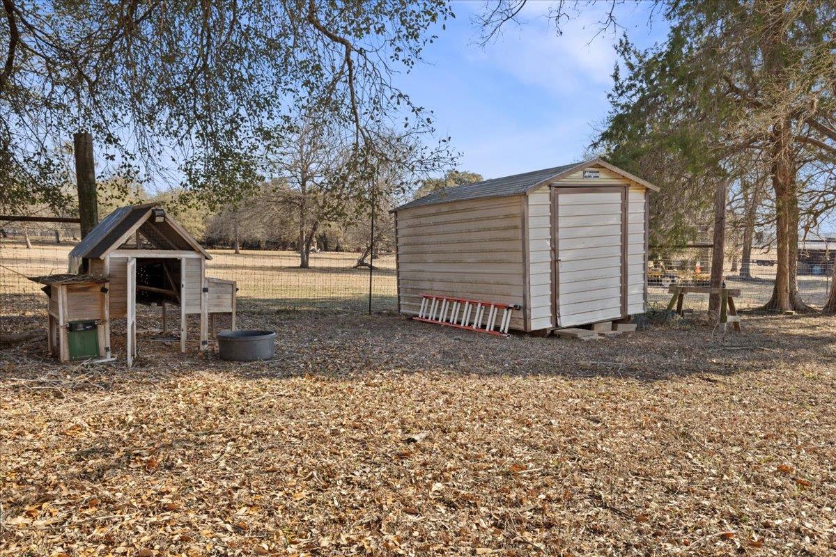 303 Ponderosa Rd, Bastrop, TX 78602