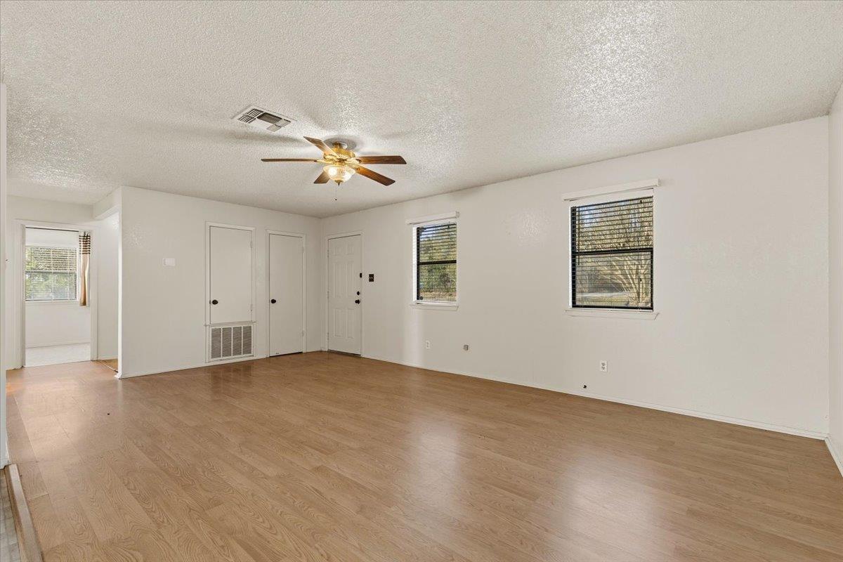 303 Ponderosa Rd, Bastrop, TX 78602