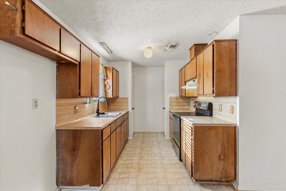 303 Ponderosa Rd, Bastrop, TX 78602