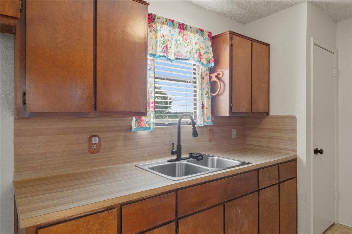 303 Ponderosa Rd, Bastrop, TX 78602