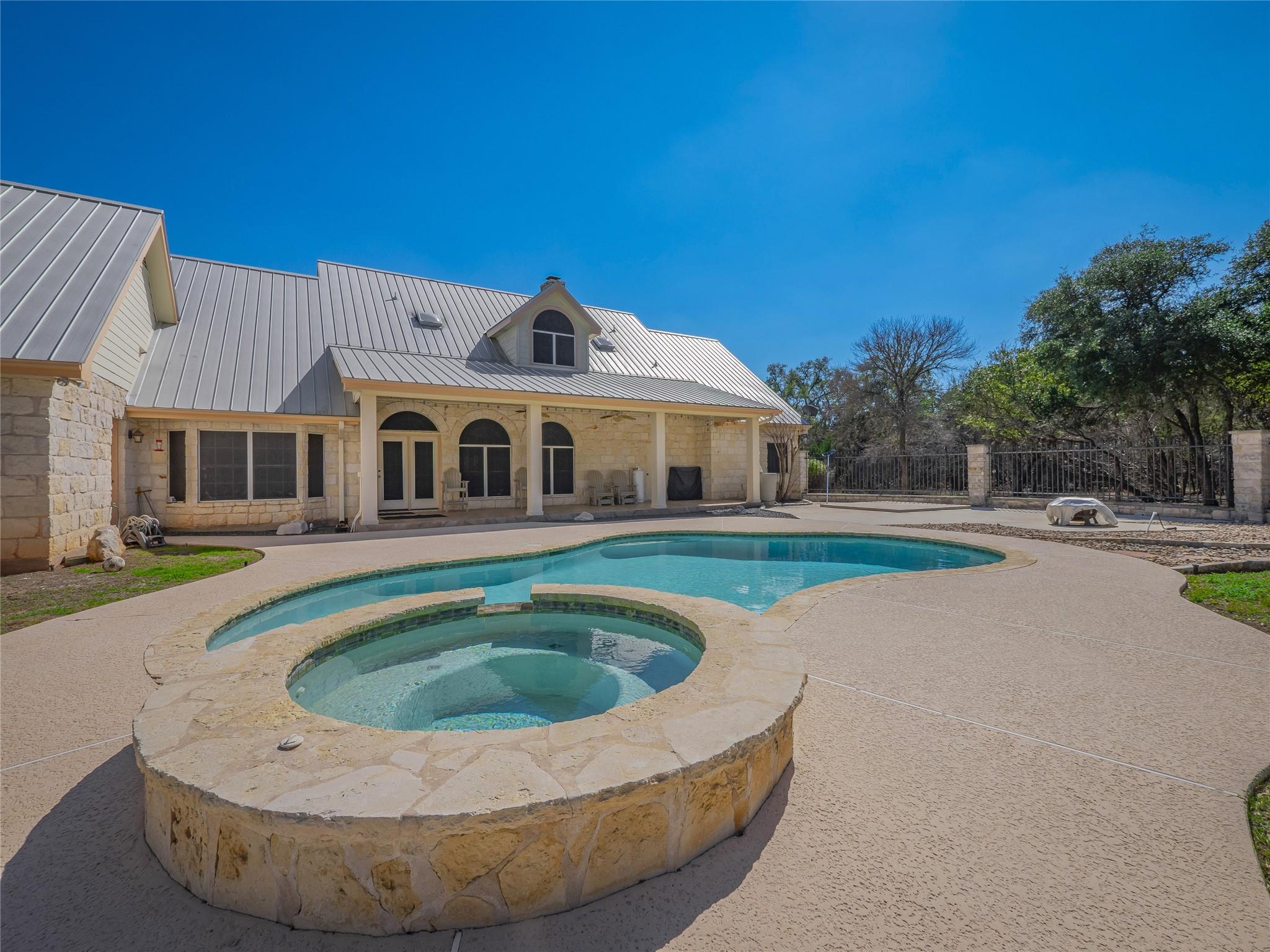 2910 Paso Del Robles, San Marcos, TX 78666