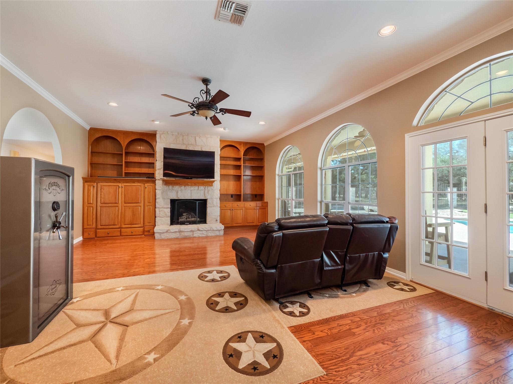 2910 Paso Del Robles, San Marcos, TX 78666